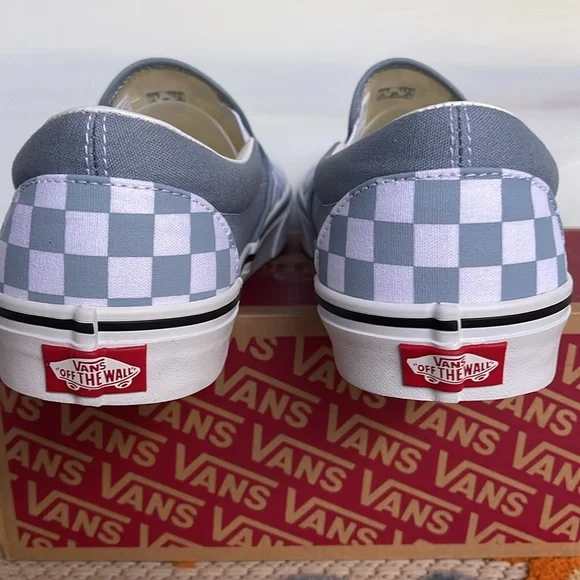 Vans Men’s Classic Slip-On
Color Theory Checkerboard
VN000BVZDSB
Sneakers - Picture 14 of 16
